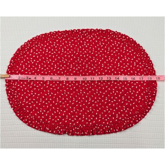 Vintage Quilted Christmas Tree Placemats Ruffled Edge Oval Set of 3 Red White - Picture 6 of 8